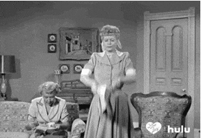 fed up em ingles

DESCRIÇÃO DA IMAGEM: Cena do seriado americano "I Love Lucy", dos anos 50. Nesta cena, a personagem Lucy está jogando vários papéis na sua mão para cima, em sinal de cansaço. 