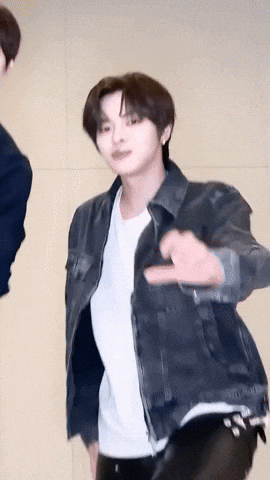 Leo GIF
