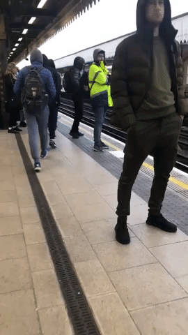'The Train Is Packed': Commuters Still Using London Underground Despite COVID-19 Warnings