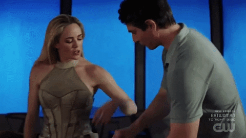 thealtsource giphygifmaker legends of tomorrow sara lance caity lotz GIF