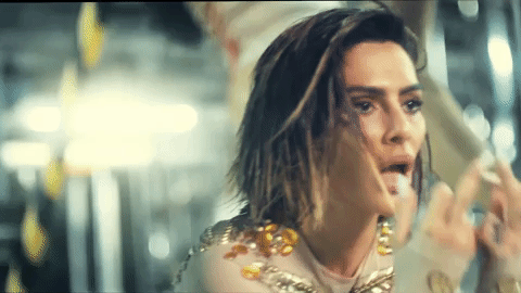 cleo pires musica GIF