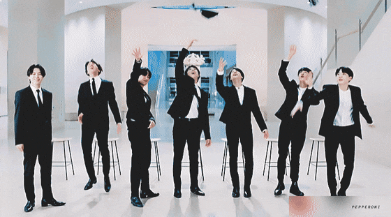 tintuckpop giphyupload GIF
