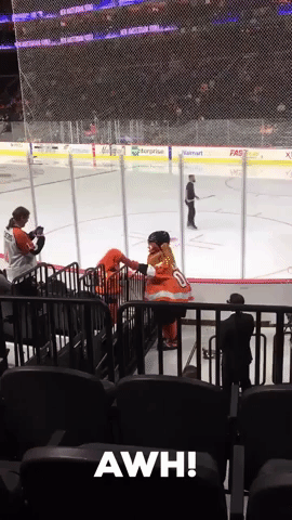 Flyers Mascot Gritty Has Dance Off With a Mini-Me