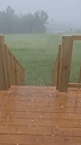 Thunderstorm Drops Hail in Central Oklahoma