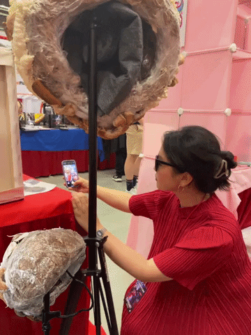 Performance Walking Bread GIF by Alex Boya