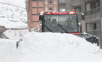 Snow Plow GIF by Val Thorens