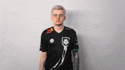 Showing Off Look Here GIF by G2 Esports