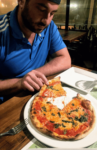 foodforeal pizza foodie pizzalove pizzabite GIF