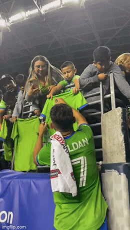 kingkaps7 giphyupload kingkaps7 seattle sounders fc GIF
