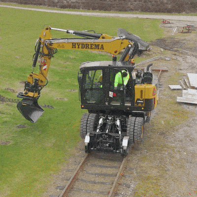 Excavator Digger GIF by HYDREMA