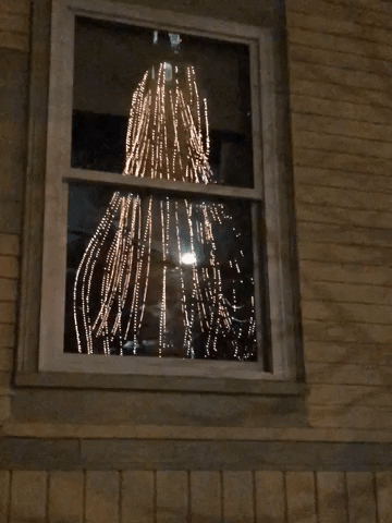 capemike giphyupload xmas monument GIF