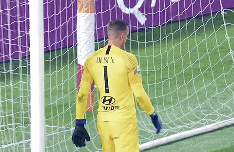high five robin olsen GIF by AS Roma