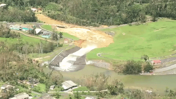 Puerto Rican Dam on Verge of Collapse, Thousands Evacuating