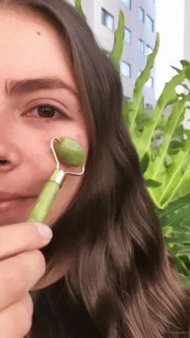 katiabiu skincare jaderoller biutest GIF