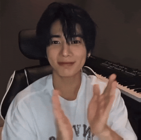 chloebaileyswife giphycreatortest txt tomorrow x together taehyun GIF