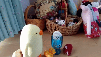 Piyo is trying to eat squidγγ΄γγγ€γ«γγγι£γΉγγγ¨γγ¦γγ