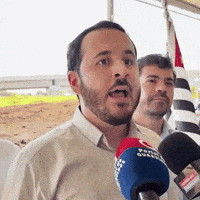 Lucas Entrega GIF