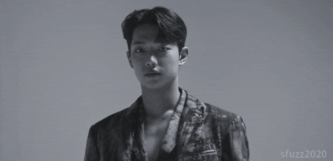 Model Spirit Fingers GIF