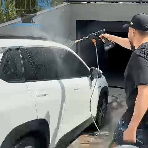 Hidrolavadora inalámbrica en acción - GIF 2