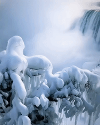 Cold Snap Creates Icy Conditions at Niagara Falls