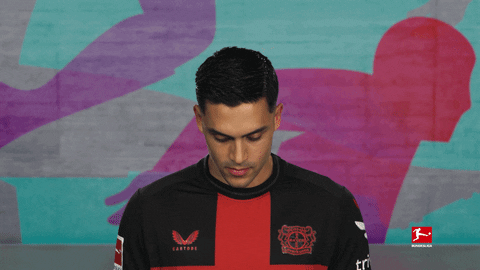 Posing Bayer 04 GIF by Bundesliga