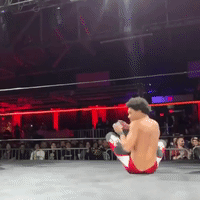Wrestler Doesn't Let Fight Stop Him Playing Switch