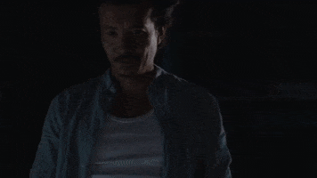 Manu Threats GIF by Un si grand soleil