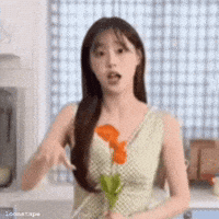 Kim Jiwoo Loona Chuu GIF