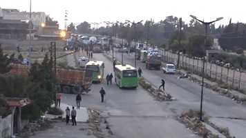 Final Rebel Convoy Leaves al-Waer for Opposition Area in North Syria