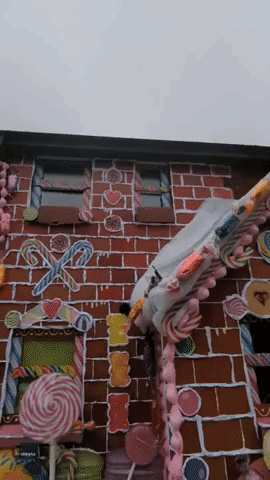 House Transformed With 'Gingerbread' Decorations