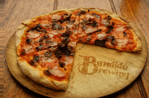 BandidoBrewer pizza bandidobrewing cervezaartesanalecuador GIF