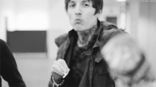 oliver sykes GIF