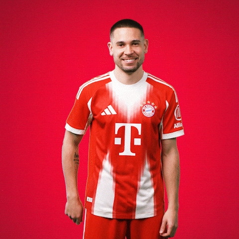 Hereyougo Smile GIF by FC Bayern Munich
