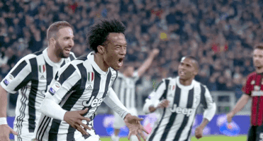 juan cuadrado celebration GIF by JuventusFC