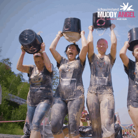 MuddyAngelRun giphyupload bucket mudrun eimer GIF