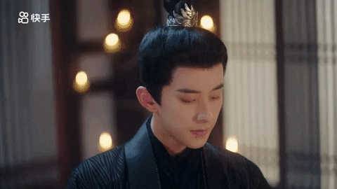 男主走向女主.gif