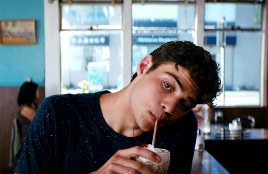 (m/libre) Noah Centineo Giphy