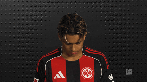 Look Up Eintracht Frankfurt GIF by Bundesliga