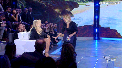 mara isola13 GIF by Isola dei Famosi