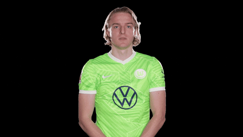 Look Here Reaction GIF by VfL Wolfsburg