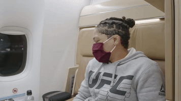 Sijara Eubanks Flying First Class!
