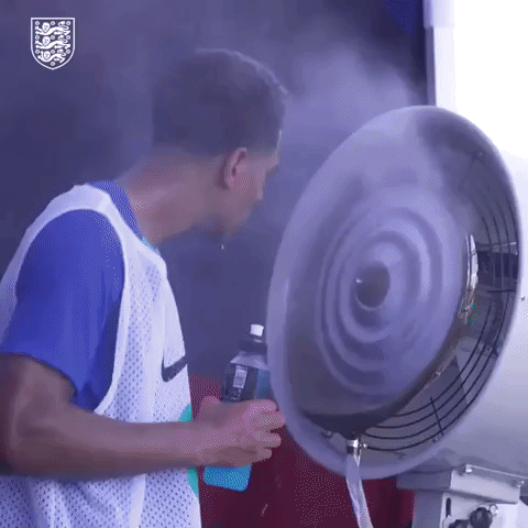 England Players Cool Off as They Feel The Heat 