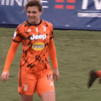 Womens Football Hug GIF by JuventusFC