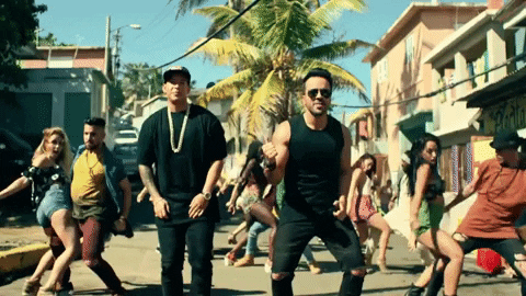 luis fonsi GIF