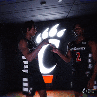 College Basketball Sport GIF by Cincinnati Bearcats