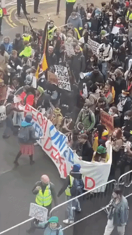 Thousands Turn Out for Youth Climate March in Glasgow as Thunberg Labels Cop26 a 'Failure'