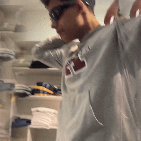 LucianAran reaction dance wow fashion GIF