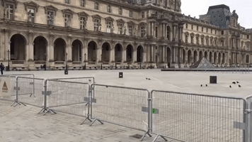 Louvre Deserted as Paris Tourist Attractions Prepare for Lockdown