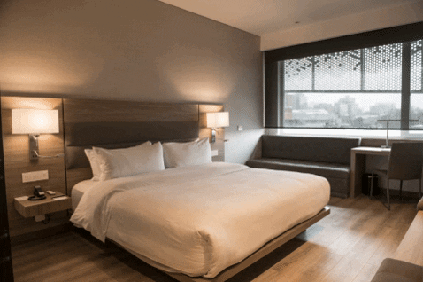 podrapensarque giphygifmaker hotel marriot GIF
