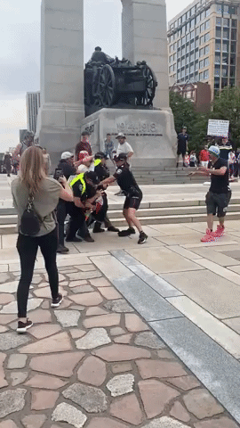 Four Arrested at Ottawa Anti-Vaccine Protest Following Confrontation With Police